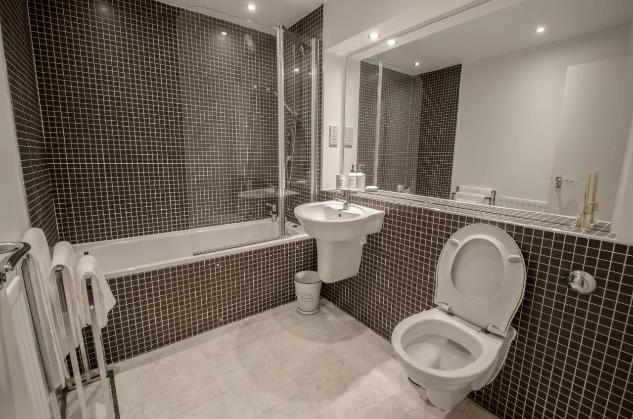 Orange Apartments Polmuir Gardens Only 7 Minutes To City Centre Aberdeen Exterior photo
